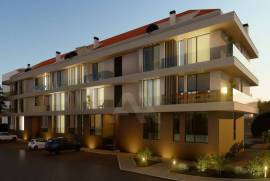 Apartamento T2 com varanda junto à Praia da Consolação