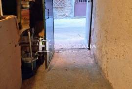 Apartment with separate storeroom