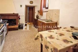 Apartment with separate storeroom