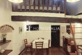 Renovated terraced house with cellar and mezzanine