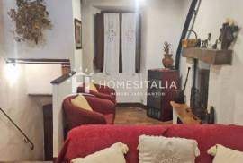 Renovated terraced house with cellar and mezzanine