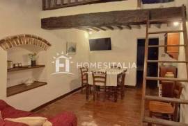 Renovated terraced house with cellar and mezzanine