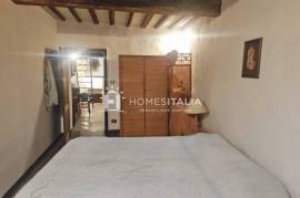 Renovated terraced house with cellar and mezzanine