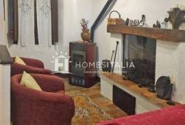 Renovated terraced house with cellar and mezzanine
