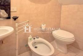Renovated terraced house with cellar and mezzanine