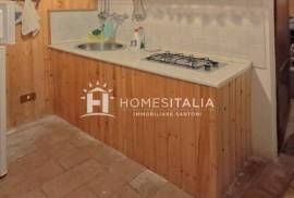 Renovated terraced house with cellar and mezzanine