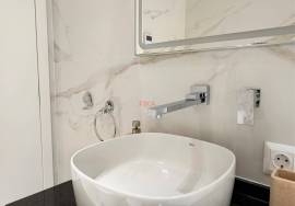 T3 Premium with Box Garage