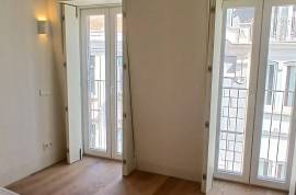 Renovated duplex with terrace in the heart of Lisbon – Premium location Príncipe Real / Avenida da Liberdade
