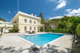 Lush historic residence with swimming pool, gym, sauna and parking in Estoril