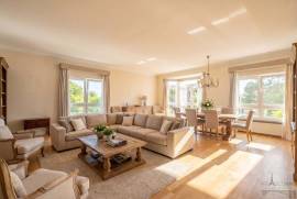 Lush historic residence with swimming pool, gym, sauna and parking in Estoril