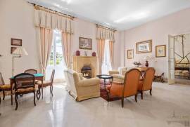 Lush historic residence with swimming pool, gym, sauna and parking in Estoril