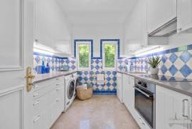 Lush historic residence with swimming pool, gym, sauna and parking in Estoril