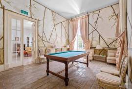 Lush historic residence with swimming pool, gym, sauna and parking in Estoril