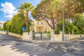 Lush historic residence with swimming pool, gym, sauna and parking in Estoril