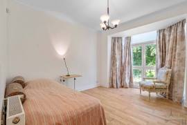 Lush historic residence with swimming pool, gym, sauna and parking in Estoril