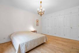 Lush historic residence with swimming pool, gym, sauna and parking in Estoril