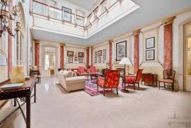 Lush historic residence with swimming pool, gym, sauna and parking in Estoril