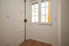 4 bedrooms refurbished for rent in Campo de Ourique