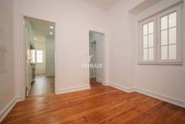 4 bedrooms refurbished for rent in Campo de Ourique