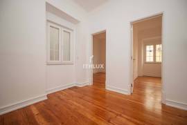 4 bedrooms refurbished for rent in Campo de Ourique