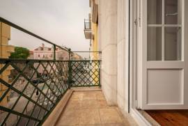 4 bedrooms refurbished for rent in Campo de Ourique