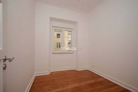 4 bedrooms refurbished for rent in Campo de Ourique