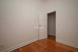 4 bedrooms refurbished for rent in Campo de Ourique