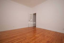 4 bedrooms refurbished for rent in Campo de Ourique