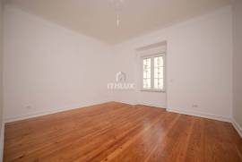 4 bedrooms refurbished for rent in Campo de Ourique