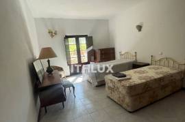 Charming Algarve Countryside Property with Large Plot, in Agostos, Santa Bárbara de Nexe, Faro