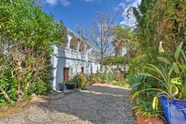 Charming Algarve Countryside Property with Large Plot, in Agostos, Santa Bárbara de Nexe, Faro