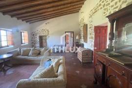 Charming Algarve Countryside Property with Large Plot, in Agostos, Santa Bárbara de Nexe, Faro
