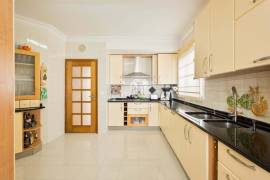 House 3 Bedrooms - Campolide, Calçada dos Mestres