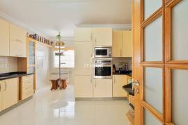 House 3 Bedrooms - Campolide, Calçada dos Mestres
