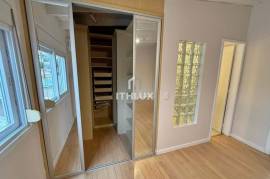 Excellent semi-furnished penthouse apartment, 74.46m², for sale, 2 bedrooms, 1 suite, 1 parking space, Petrópolis, POA/RS