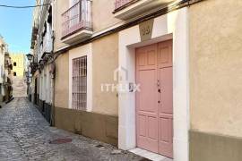 Duplex with private terrace of 33 m² in the center of Seville – Macarena area