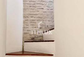 Duplex with private terrace of 33 m² in the center of Seville – Macarena area