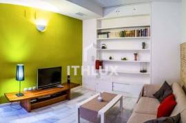Duplex with private terrace of 33 m² in the center of Seville – Macarena area