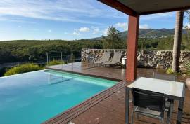 4 Bedroom Terraced House in Charneca, Cascais – Comfort, Sea and Mountain Views