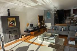 4 Bedroom Terraced House in Charneca, Cascais – Comfort, Sea and Mountain Views