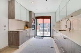 4 Bedroom Terraced House in Charneca, Cascais – Comfort, Sea and Mountain Views
