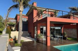 4 Bedroom Terraced House in Charneca, Cascais – Comfort, Sea and Mountain Views