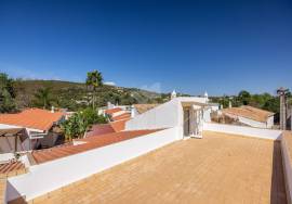 Detached, Charming,  traditional 4  bedroom country house with pool . Near São Brás de Alportel