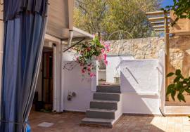 Detached, Charming,  traditional 4  bedroom country house with pool . Near São Brás de Alportel