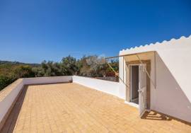 Detached, Charming,  traditional 4  bedroom country house with pool . Near São Brás de Alportel