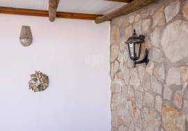 Detached, Charming,  traditional 4  bedroom country house with pool . Near São Brás de Alportel