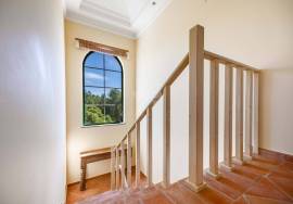 Very private detached 3 bedroom (could be 4) villa with pool, landscaped gardens & sea views. Moncarapacho.