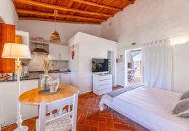 Detached split level 5 bedroom farmhouse with large pool, workshop & 7,920 m² plot in quiet country location, Olhão