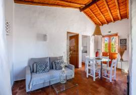 Detached split level 5 bedroom farmhouse with large pool, workshop & 7,920 m² plot in quiet country location, Olhão