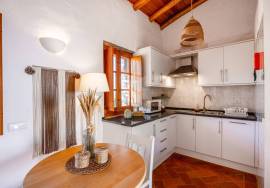 Detached split level 5 bedroom farmhouse with large pool, workshop & 7,920 m² plot in quiet country location, Olhão